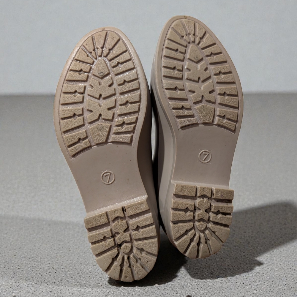 A New Day Chelsea Rain Boots Waterproof Ankle Rain Boots Taupe / Beige EUC SZ. 7 - Picture 9 of 12